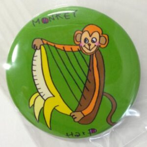 缶バッジ(アイリッシュハープ×干支)さる